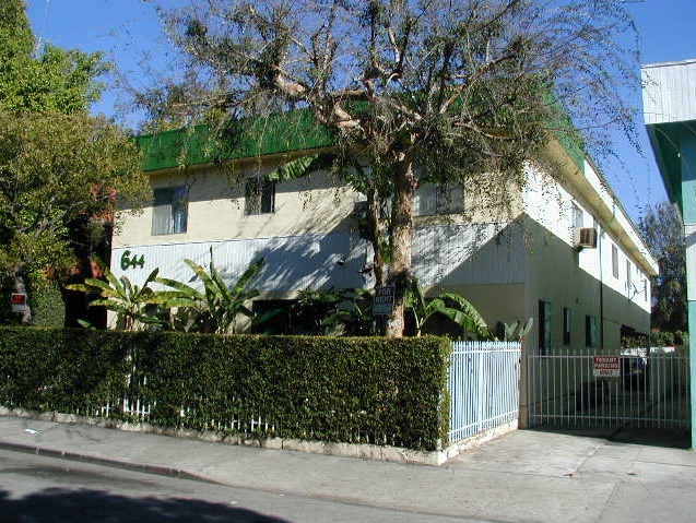 644 N St Andrews Ave in Los Angeles, CA - Building Photo