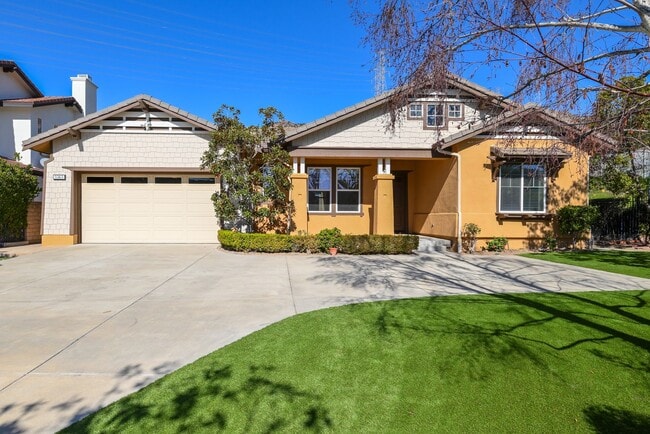 property at 5365 Via Pisa