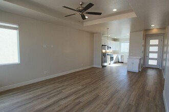 2182 380 S in Hurricane, UT - Foto de edificio - Building Photo