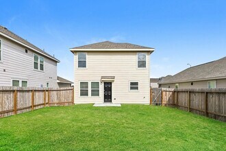 12723 Silver Mem Rd in Houston, TX - Foto de edificio - Building Photo