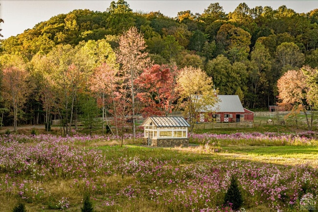 40 Hellbrook Ln in Ulster Park, NY - Building Photo - Building Photo