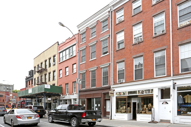 306 Bleecker St in New York, NY - Building Photo - Building Photo