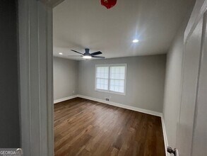 635 Birchwood Ln SW in Marietta, GA - Foto de edificio - Building Photo