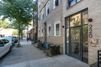 220 N 6th St in Brooklyn, NY - Building Photo - Building Photo