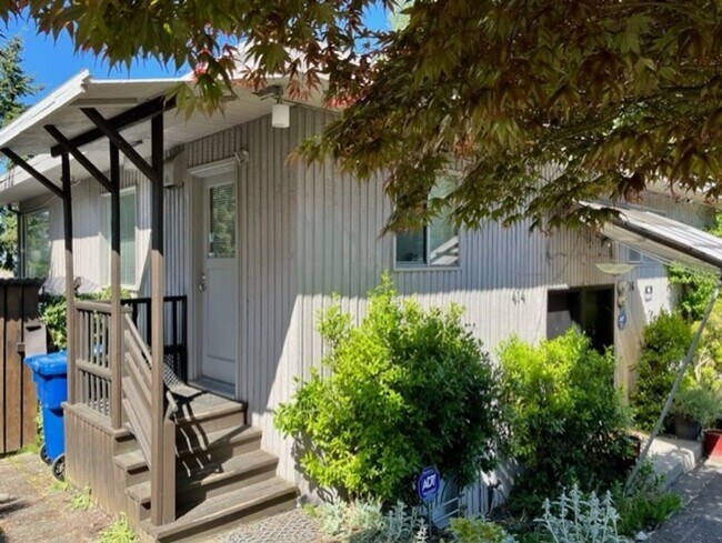 414 Raye St in Seattle, WA - Building Photo - Building Photo