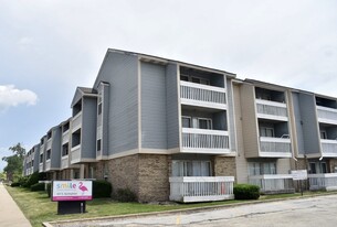 107 E Springfield Apartments