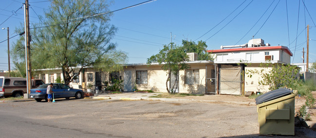 3911 Durazno St in El Paso, TX - Foto de edificio - Building Photo