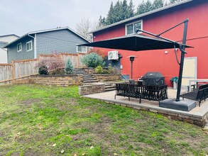 5416 31st Ave SW in Seattle, WA - Foto de edificio - Building Photo