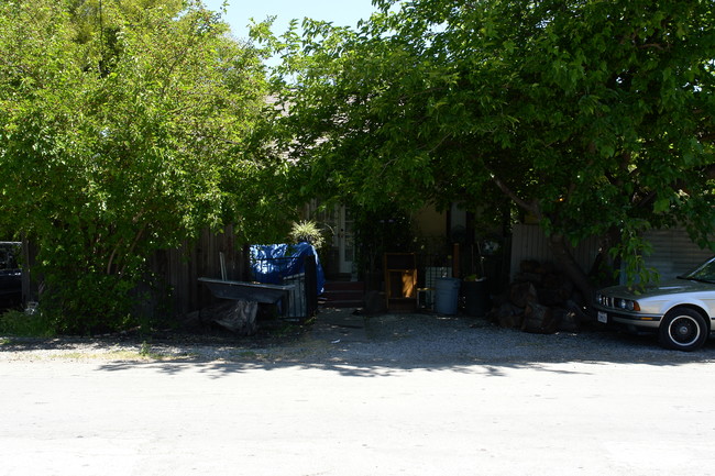 501 3rd Ave in Redwood City, CA - Foto de edificio - Building Photo