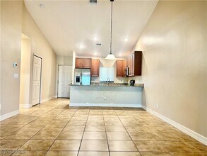 4035 SW 8th Pl in Cape Coral, FL - Building Photo - Building Photo