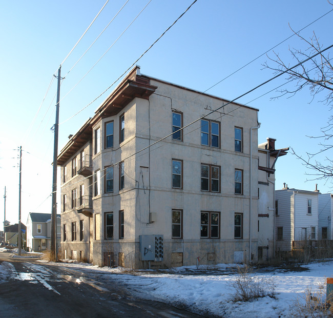 618-620 W 3rd St in Waterloo, IA - Building Photo - Building Photo