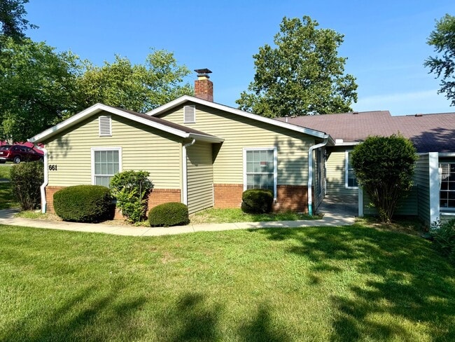 property at 661 E Waterloo Ct