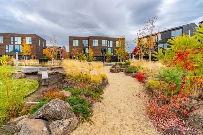 55 SW Wall St in Bend, OR - Foto de edificio - Building Photo