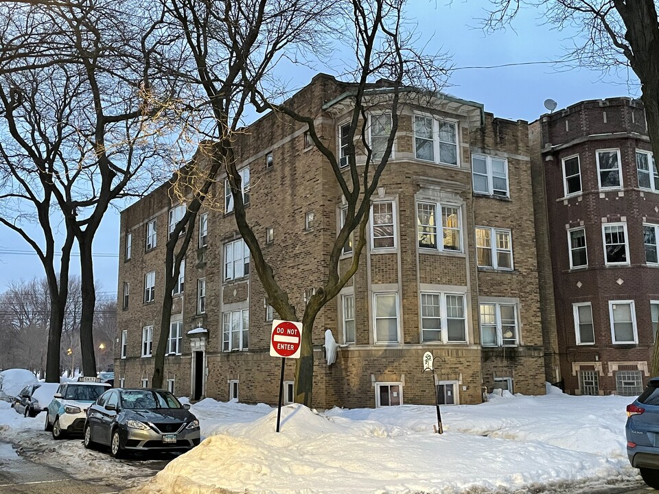 6505 N Bell Ave in Chicago, IL - Building Photo