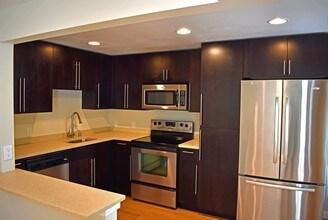 Bleu Apartments in Seattle, WA - Building Photo - Interior Photo