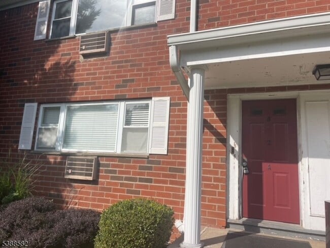 2467 NJ-10 in Morris Plains, NJ - Building Photo - Building Photo