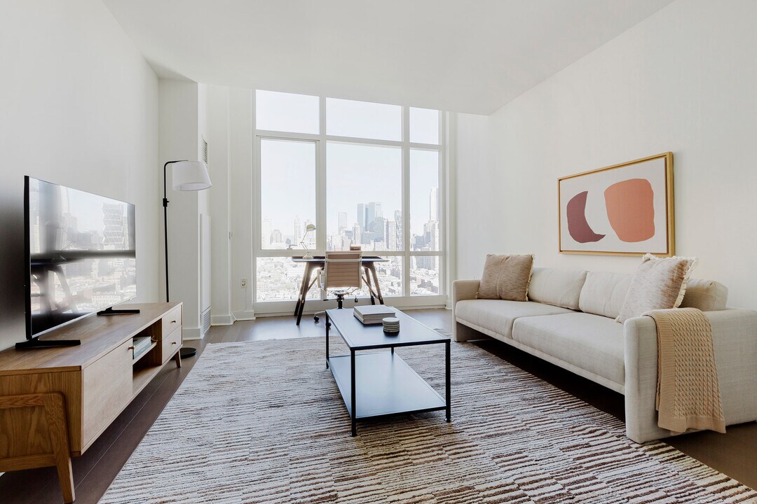 450 W 42nd St in New York, NY - Building Photo
