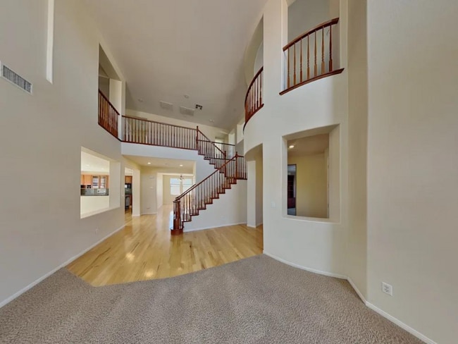 9294 Bradford Hill Ave in Las Vegas, NV - Foto de edificio - Building Photo