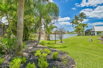 28211 Winthrop Cir in Bonita Springs, FL - Foto de edificio - Building Photo