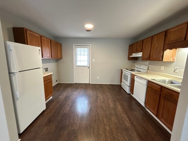 263 Tinker Hill Cv, Unit C in Jackson, TN - Building Photo - Building Photo