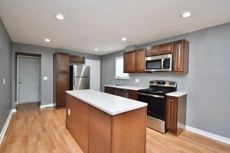 1918 Sterling Ave in Cincinnati, OH - Building Photo - Building Photo