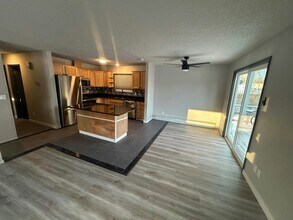 2011 Salem Ct in Anchorage, AK - Building Photo - Building Photo