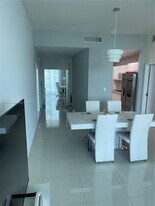 7928 East Dr in North Bay Village, FL - Building Photo