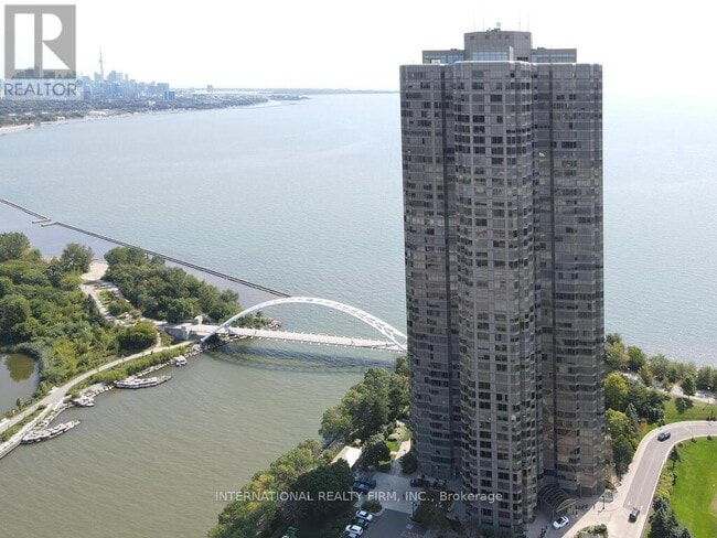property at 1-3301 Palace Pier Ct