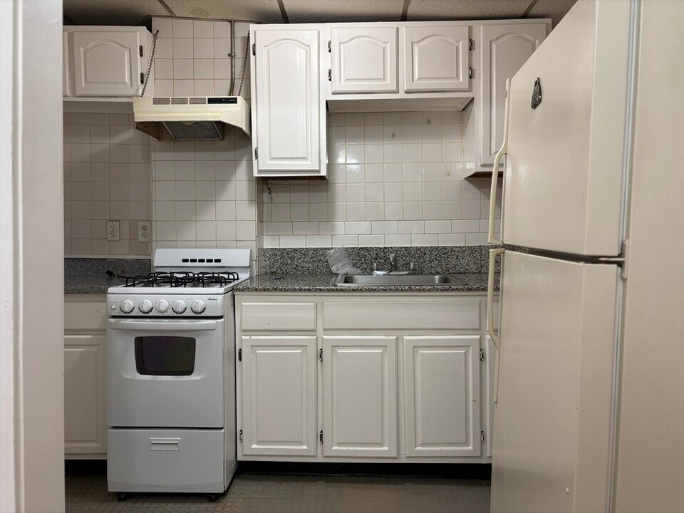 53 Archdale Rd in Boston, MA - Building Photo