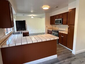 930 Amaretto Dr in Tracy, CA - Building Photo - Building Photo