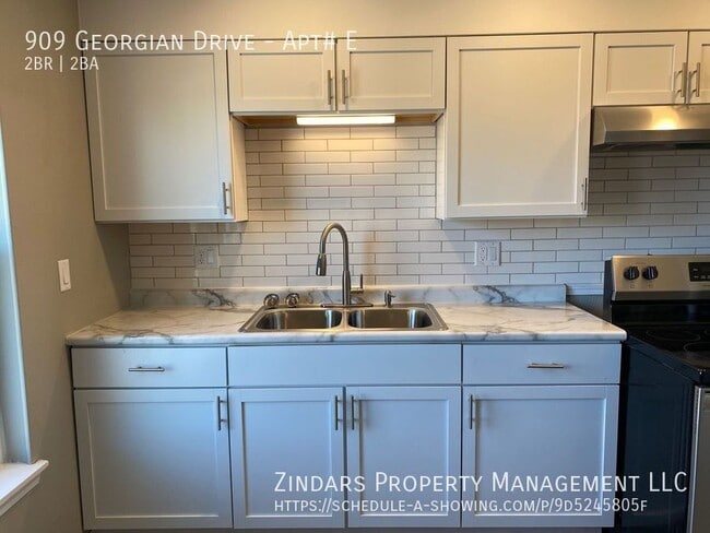 property at 909 Georgian Dr
