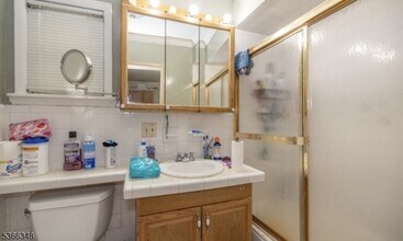 152 Court St in Elizabethport, NJ - Building Photo - Building Photo