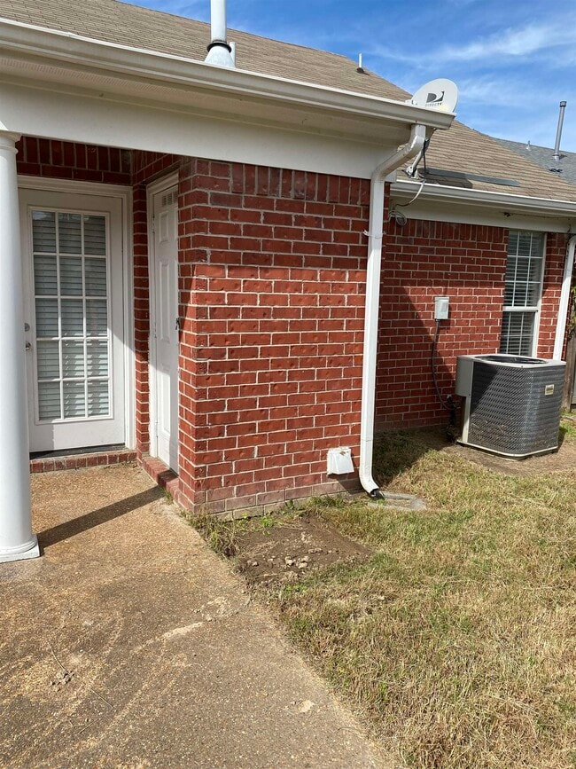 2532 Boxford Ln in Memphis, TN - Building Photo - Building Photo