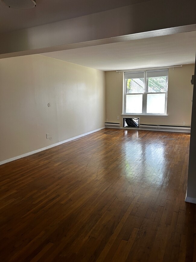 3370 Amboy Rd in Staten Island, NY - Building Photo - Building Photo