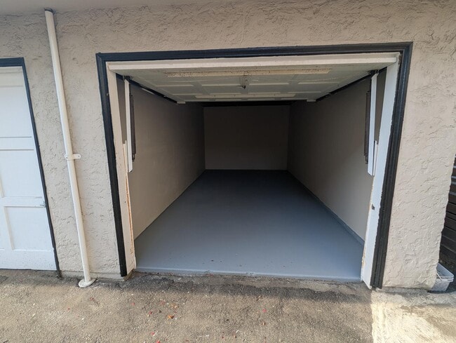 property at 1019 Rockland Ave