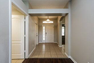 6748 Monarch Park Dr in Apollo Beach, FL - Building Photo - Building Photo