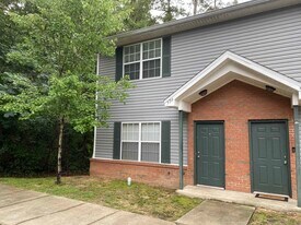 2403 Hartsfield Rd in Tallahassee, FL - Building Photo