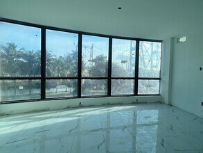 1 Curtiss Pkwy-Unit -3 in Miami Springs, FL - Building Photo - Building Photo