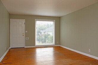 5131-5147-5147 SE 17th Ave in Portland, OR - Building Photo - Building Photo