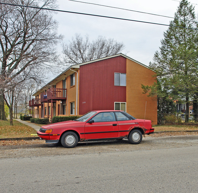 1370 Jordan Ave in Dayton, OH - Building Photo - Building Photo