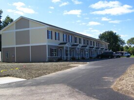 7529 Crosscreek Dr, Unit 7533 in Temperance, MI - Building Photo