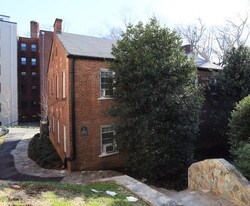 4850 Macarthur Blvd NW in Washington, DC - Building Photo