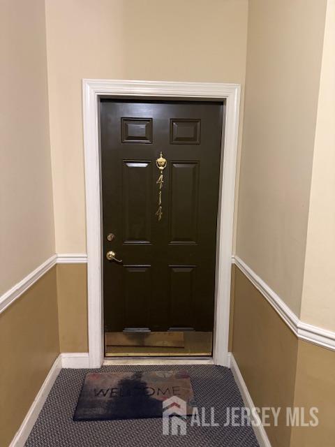 414 Sloan Ct in Matawan, NJ - Building Photo