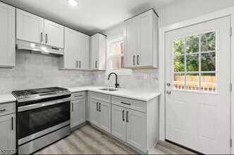 654 S 12th St, Unit 1st Floor Unit in Newark, NJ - Building Photo - Building Photo