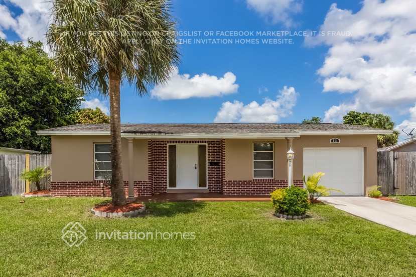 911 SW 69th Ave in North Lauderdale, FL - Building Photo
