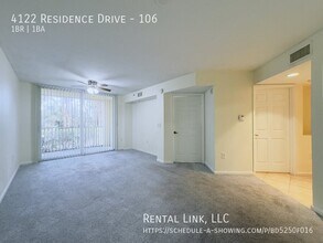 4122 Residence Drive in Ft. Myers, FL - Foto de edificio - Building Photo