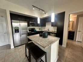 4831 NW 112th Ct, Unit B1 in Doral, FL - Building Photo