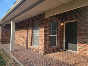 10212 Red Bluff Ln in Fort Worth, TX - Building Photo - Building Photo