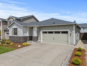 12861 179th St E in South Hill, WA - Building Photo - Building Photo
