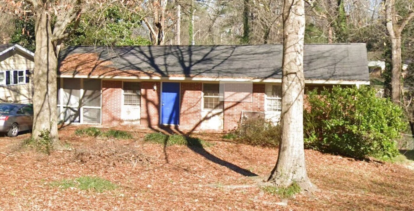 923 Verdi Way in Clarkston, GA - Building Photo